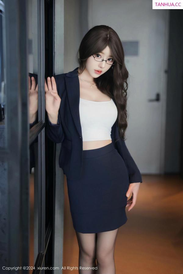   [XiuRen]高清写真图 2024.11.22 No.9486 桃妖夭 黑丝美腿第6张图片